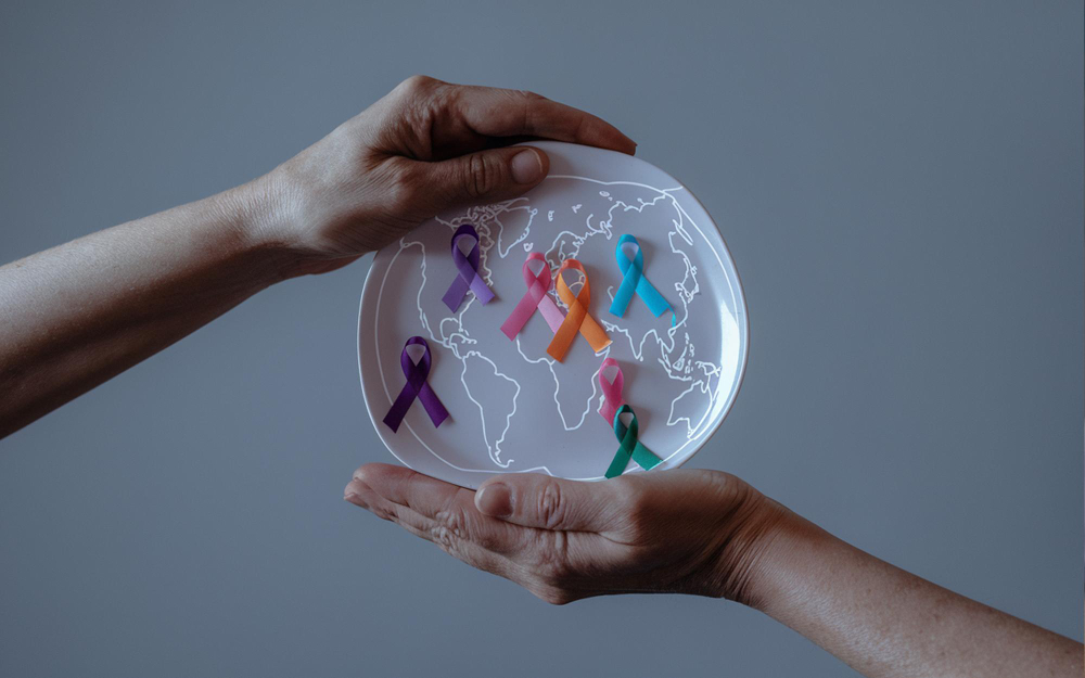 A terapia CAR-T avança globalmente, com iniciativas que ampliam acesso seguro, inovação e possibilidades de tratamento, beneficiando pacientes com câncer.