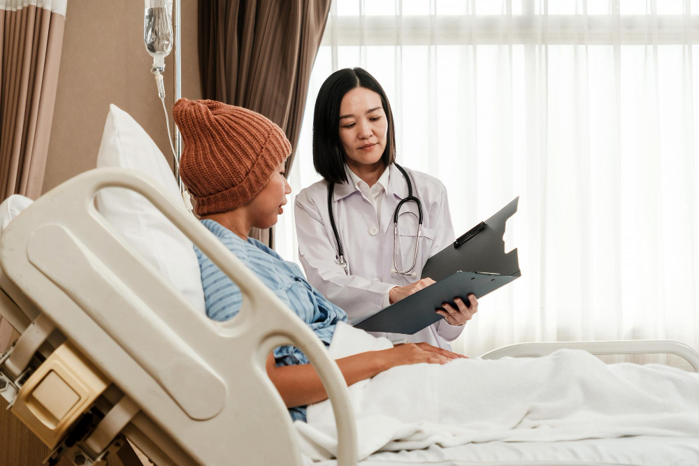 Descubra os impactos da CAR-T na sobrevida e qualidade de vida a longo prazo, os desafios enfrentados e as perspectivas de recuperação contínua.