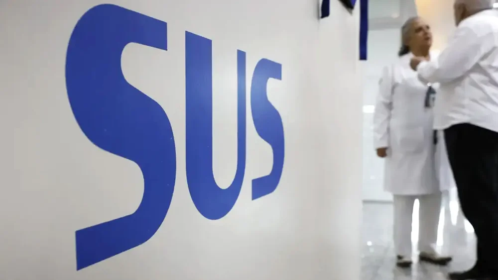 Entenda os desafios e estratégias da viabilização da terapia CAR-T no SUS, da produção nacional às inovações que podem reduzir custos no Brasil.