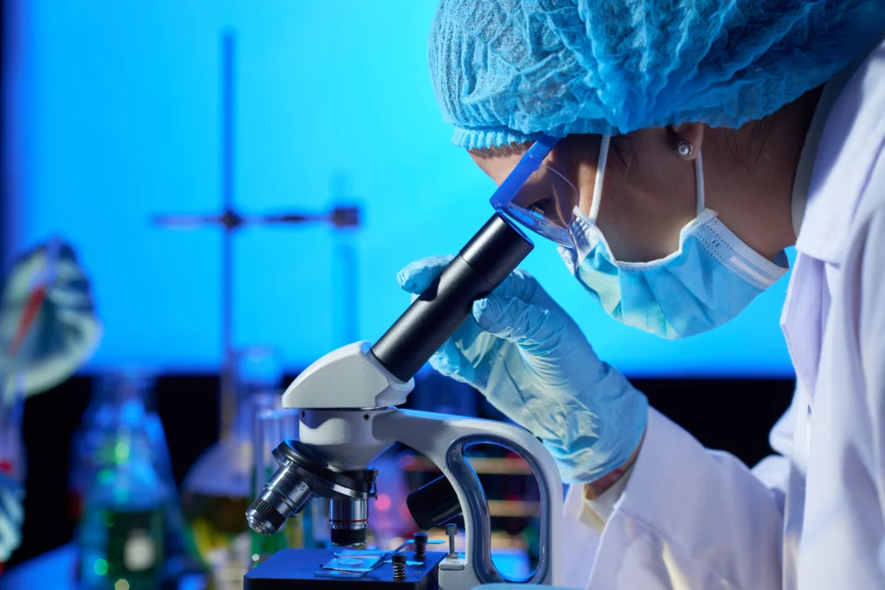 Estudo clínico CARTHEDRALL usa CAR-T Cell no Brasil para leucemia e linfoma de células B, com fase inicial segura e etapa ampliada em centros de referência