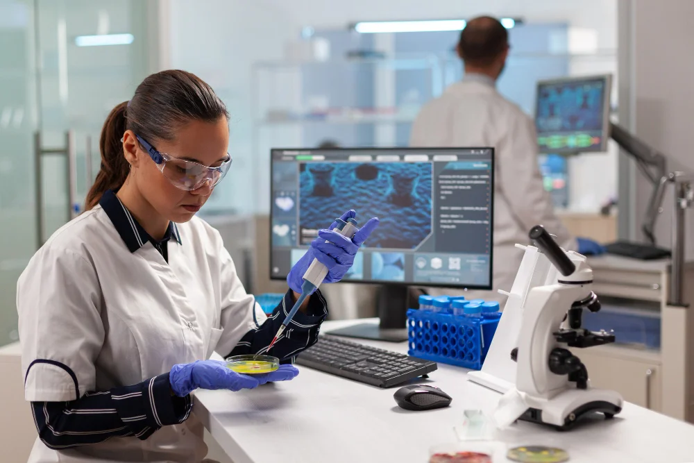 Nanotecnologia câncer: entenda como nanopartículas melhoram tratamento, diagnóstico e reduzem toxicidade. Veja aplicações e próximos passos.