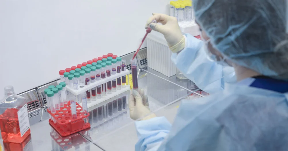 Nanotecnologia potencializa terapia CAR-T e nanovacinas contra o câncer. Entenda os avanços e desafios dessa combinação.